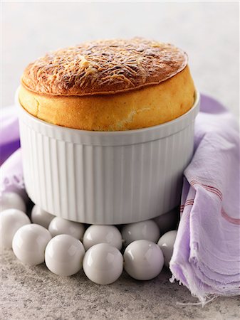 simsearch:825-03628285,k - Cheese soufflé Photographie de stock - Rights-Managed, Code: 825-06816361