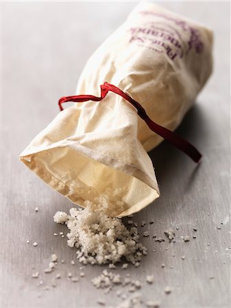simsearch:825-06816209,k - Bag of coarse salt Fotografie stock - Rights-Managed, Codice: 825-06816371