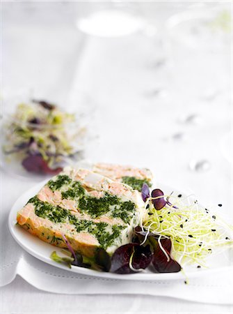 Salmon,scallop and spinach terrine Foto de stock - Con derechos protegidos, Código: 825-06816434