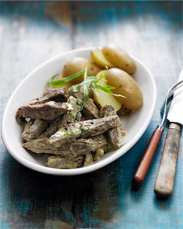 simsearch:652-03800630,k - Beef ,potato and tarragon salad Stock Photo - Rights-Managed, Code: 825-06816555