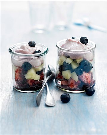 simsearch:652-07655572,k - Pear-blackcurrant and summer fruit mousse Verrines Stock Photo - Rights-Managed, Code: 825-06816556