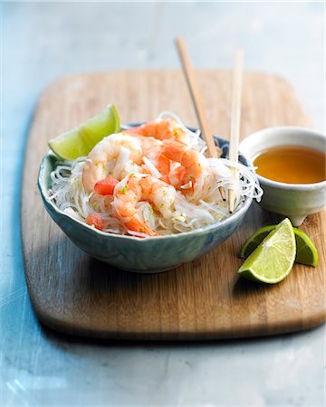 simsearch:825-06817959,k - Vermicelli and shrimp salad Photographie de stock - Rights-Managed, Code: 825-06816564