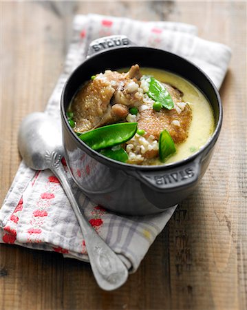 sugar pea - Sauteed chicken with peas and sugarpeas Stock Photo - Rights-Managed, Code: 825-06816561