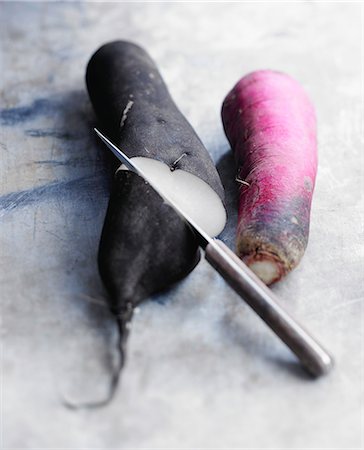 simsearch:652-05808213,k - Black radish and long pink radish Photographie de stock - Rights-Managed, Code: 825-06816725