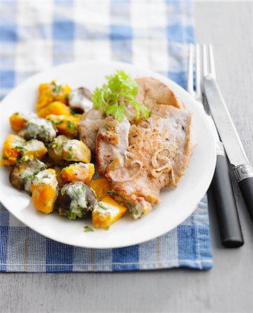 Veal Grenadin with chestnuts and squash Photographie de stock - Rights-Managed, Code: 825-06816734