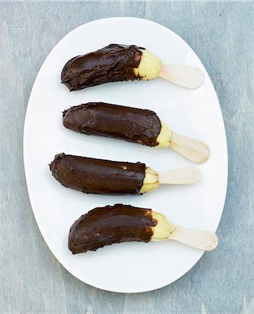simsearch:825-06816631,k - Express banana and chocolate lollipops Photographie de stock - Rights-Managed, Code: 825-06816789