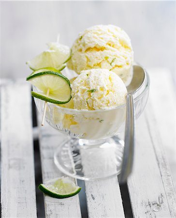 scoop - Lime ice cream Stock Photo - Rights-Managed, Code: 825-06817083