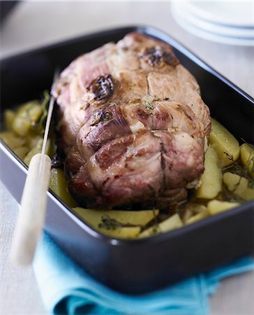 simsearch:825-05985340,k - Roast pork with prunes,potatoes and thyme Stock Photo - Rights-Managed, Code: 825-06817189