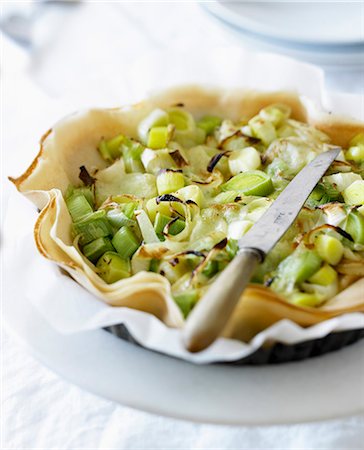 simsearch:825-06816363,k - Maroilles and leek thin pastry tart Stockbilder - Lizenzpflichtiges, Bildnummer: 825-06817199