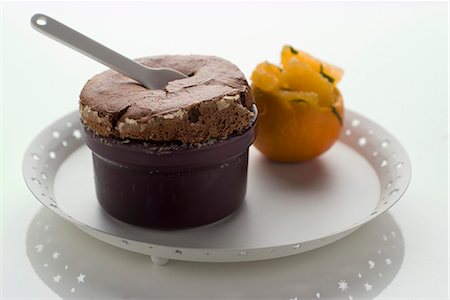simsearch:652-07655663,k - Chocolate and clementine soufflé Photographie de stock - Rights-Managed, Code: 825-06817298