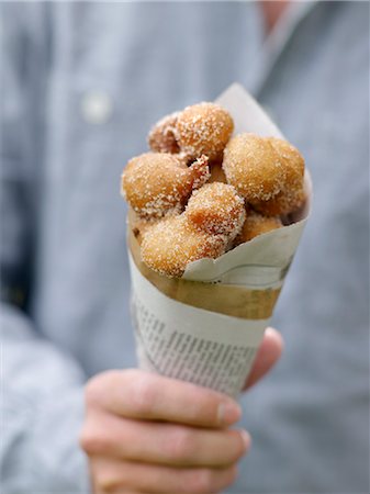 fritter - Cone of organic fritters from the Green City Market Photographie de stock - Rights-Managed, Code: 825-06817404