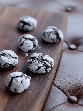 simsearch:652-03801720,k - Cookies from Hotchocolate Photographie de stock - Rights-Managed, Code: 825-06817401