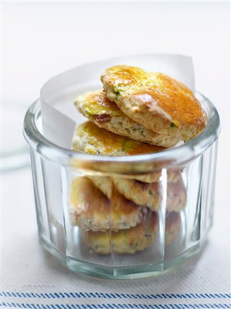 simsearch:652-06818786,k - Zucchini and grape scones Foto de stock - Con derechos protegidos, Código: 825-06817420