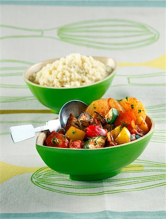 simsearch:652-07655833,k - Vegetable Couscous Foto de stock - Con derechos protegidos, Código: 825-06817516