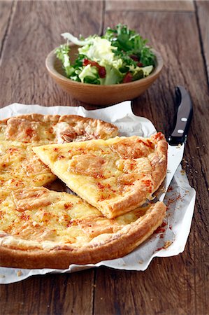 simsearch:825-07078035,k - Maroilles savoury tart Stockbilder - Lizenzpflichtiges, Bildnummer: 825-06817548