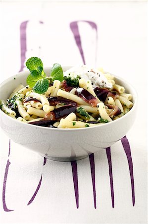 short pasta - Macaronis with eggplants Stock Photo - Rights-Managed, Code: 825-06817559