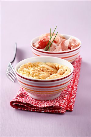 simsearch:652-06818883,k - Parmesan clafoutis Photographie de stock - Rights-Managed, Code: 825-06817588