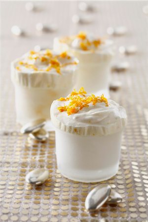 simsearch:652-06819338,k - Orange ice cream soufflé Foto de stock - Con derechos protegidos, Código: 825-06817666