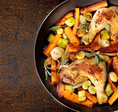 poêle à frire - Pan-fried chicken with vegetables Photographie de stock - Rights-Managed, Code: 825-06817669