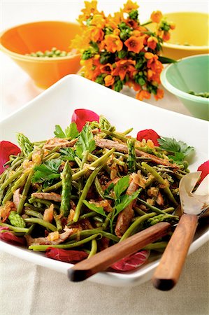 simsearch:652-03800517,k - Thinly sliced duck breasts with green asparagus and beans Photographie de stock - Rights-Managed, Code: 825-06817691