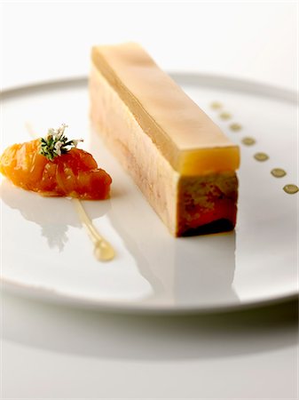 simsearch:652-03634839,k - Strip of foie gras with aspic Foto de stock - Con derechos protegidos, Código: 825-06817725