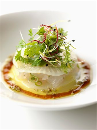 Scallop and turnip carpaccio Foto de stock - Con derechos protegidos, Código: 825-06817727