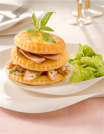 simsearch:825-07652831,k - Turkey and foie gras mille-feuille Photographie de stock - Rights-Managed, Code: 825-06817784