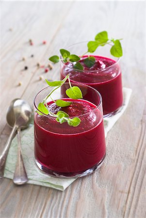 Cold beetroot soup Stock Photo - Rights-Managed, Code: 825-06817792