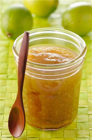 simsearch:825-06817839,k - Lime marmelade Stock Photo - Rights-Managed, Code: 825-06817844