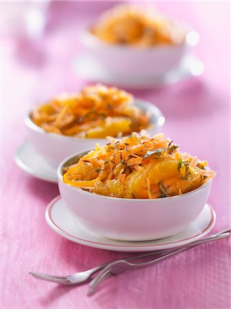 simsearch:825-07522226,k - Grated carrots with orange,herbs and raisins Stockbilder - Lizenzpflichtiges, Bildnummer: 825-06817853