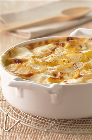 simsearch:825-07078203,k - Gratin dauphinois Stock Photo - Rights-Managed, Code: 825-06817942