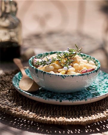 White beans with garlic and rosemary Stock Photo - Rights-Managed, Code: 825-06817990