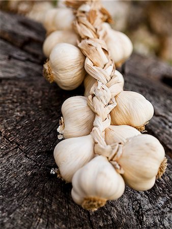 Braid of garlic Stock Photo - Rights-Managed, Code: 825-06817993