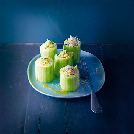 simsearch:825-06316760,k - Cucumber stuffed with quinoa and parmesan Photographie de stock - Rights-Managed, Code: 825-06818027