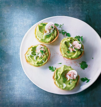 simsearch:825-06818129,k - Guacamole tartlets Stockbilder - Lizenzpflichtiges, Bildnummer: 825-06818050