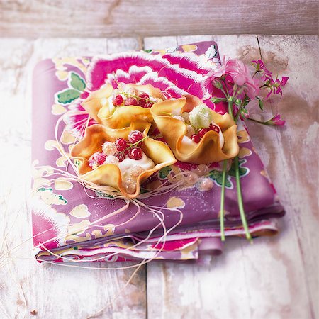 Garnished tulip casings Stock Photo - Rights-Managed, Code: 825-06818113
