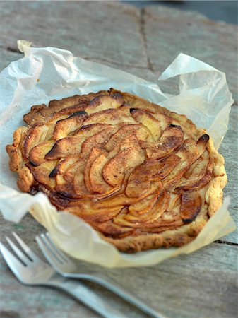 simsearch:825-07076879,k - Apple tart Photographie de stock - Rights-Managed, Code: 825-06818156