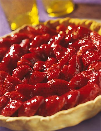 simsearch:652-05808734,k - Strawberry tart Photographie de stock - Rights-Managed, Code: 825-07075814