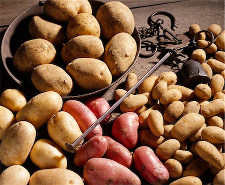 Selection of potatoes Stock Photo - Rights-Managed, Code: 825-07075851