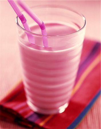 Glass of strawberry milk Stock Photo - Rights-Managed, Code: 825-07075871