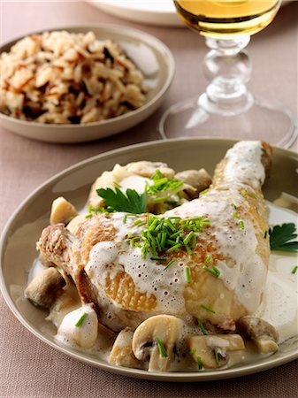 simsearch:652-05806871,k - Chicken with mushrooms,chives,rice and creamy sauce Photographie de stock - Rights-Managed, Code: 825-07076528