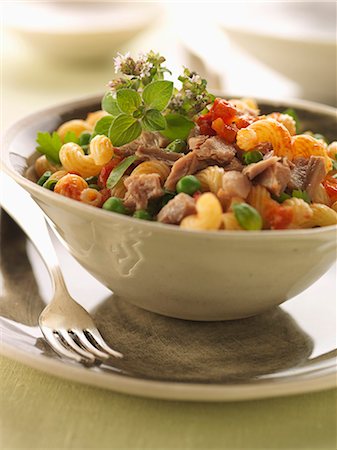 simsearch:652-05809084,k - Tuna,pasta and vegetable salad Stock Photo - Rights-Managed, Code: 825-07076535