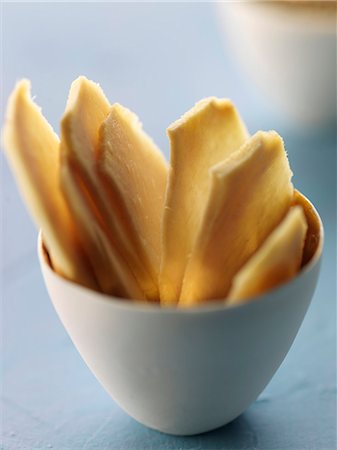 simsearch:825-07076578,k - Thin slices of potato Foto de stock - Con derechos protegidos, Código: 825-07076583