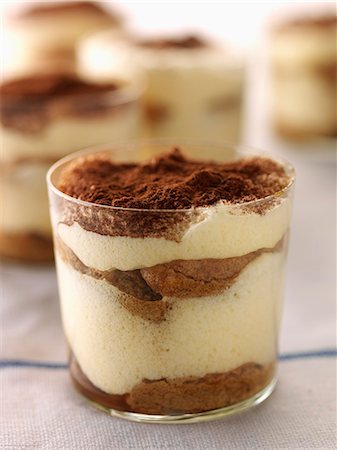 finger biscuit - Individual Tiramisu Foto de stock - Con derechos protegidos, Código: 825-07076606