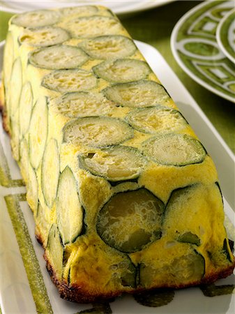 simsearch:652-07656413,k - Zucchini terrine Photographie de stock - Rights-Managed, Code: 825-07076601