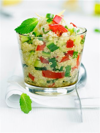 simsearch:652-05807877,k - Quinoa tabbouleh Stockbilder - Lizenzpflichtiges, Bildnummer: 825-07076649