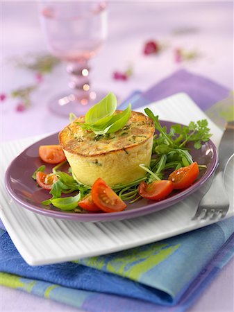 simsearch:652-03800469,k - Small basil savoury cake Photographie de stock - Rights-Managed, Code: 825-07076659