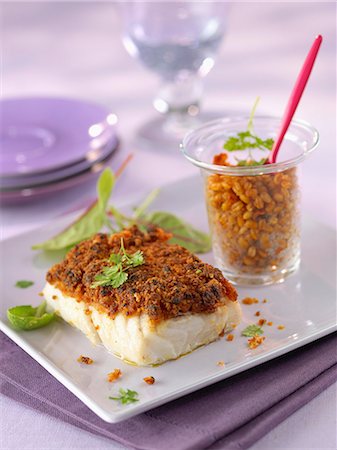 simsearch:825-03627212,k - Thick piece of fish coated with red pesto,bulghour Verrine Photographie de stock - Rights-Managed, Code: 825-07076660