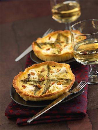 simsearch:652-07655152,k - Ricotta and sorrel Clafoutis Stock Photo - Rights-Managed, Code: 825-07076676