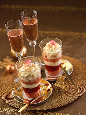 Rose and lychee trifle with pink Champagne Stock Photo - Rights-Managed, Code: 825-07076696